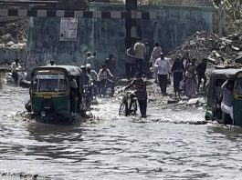Sudden rain spell drenches Surat, South Gujarat | Surat News